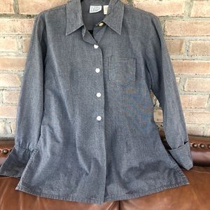 Gray long sleeve shirt